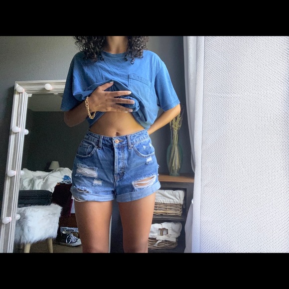 Destroyed mom shorts - Picture 2 of 4